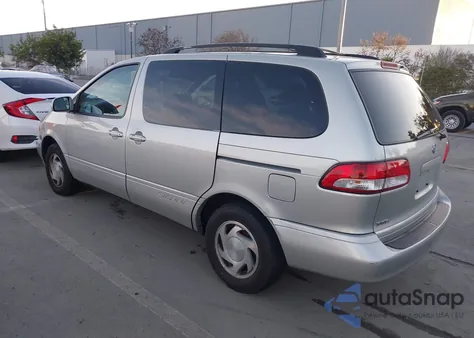 2002 Toyota Sienna Le z USA, uszkodzony, nr VIN 4T3ZF13C52U461937